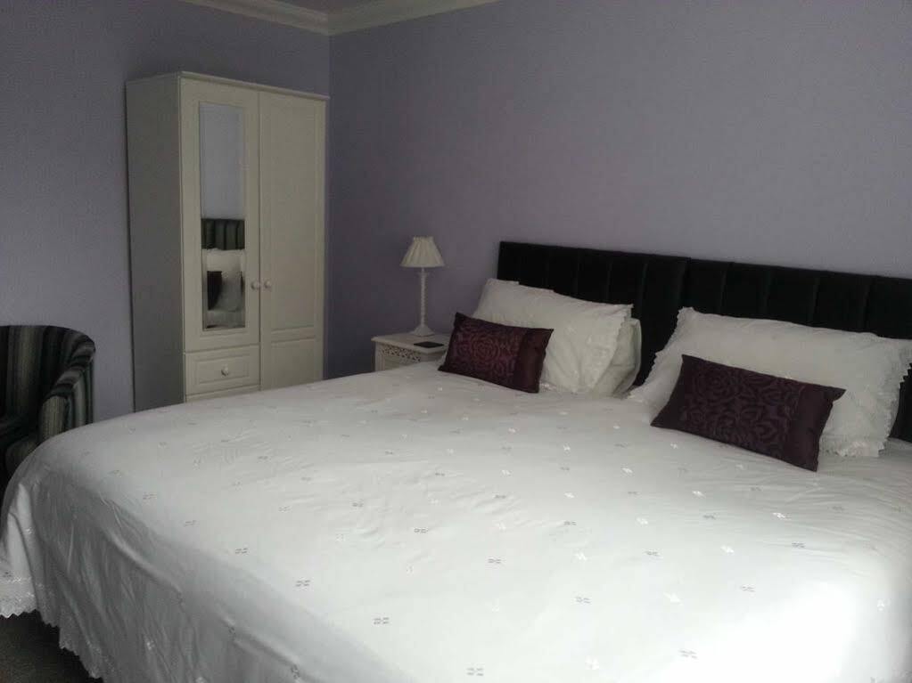 Acer Lodge Bed & Breakfast Mundford Esterno foto